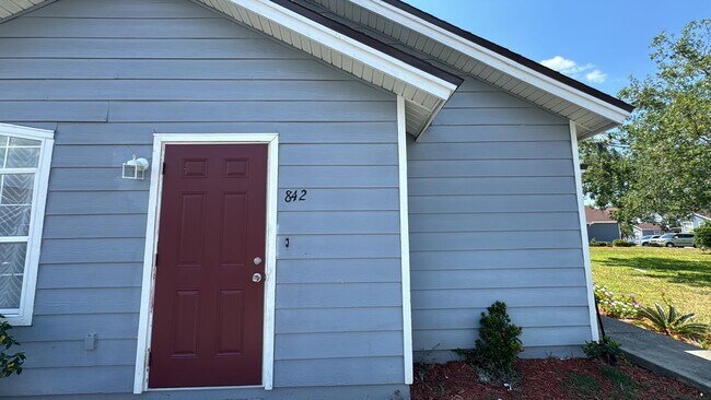Building Photo - 842 Caribbean Dr