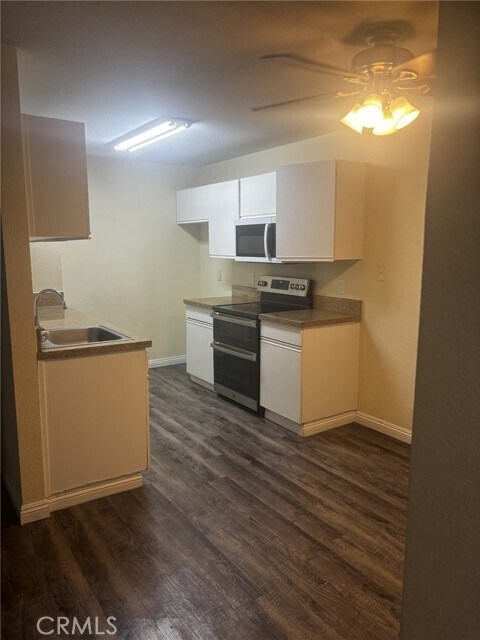 Foto del edificio - 1265 Kendall Dr