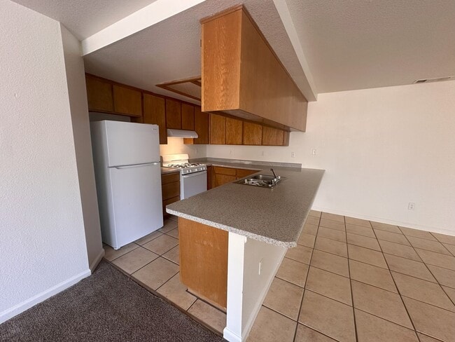 Building Photo - SV T 545