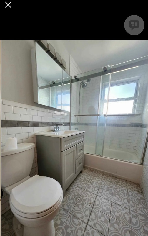 Building Photo - 69-28 43rd Ave