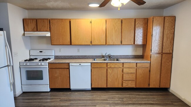Foto del edificio - 2 bed 1.5 bath unit in the Meadows