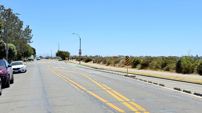 Foto del edificio - 2101 Shore Line Dr