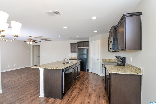 Foto del edificio - 900 Hawthorn Ln