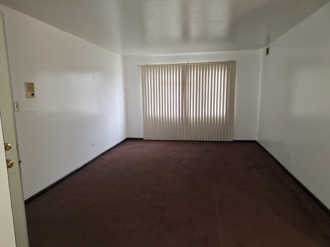 Building Photo - 1527 Berg Dr