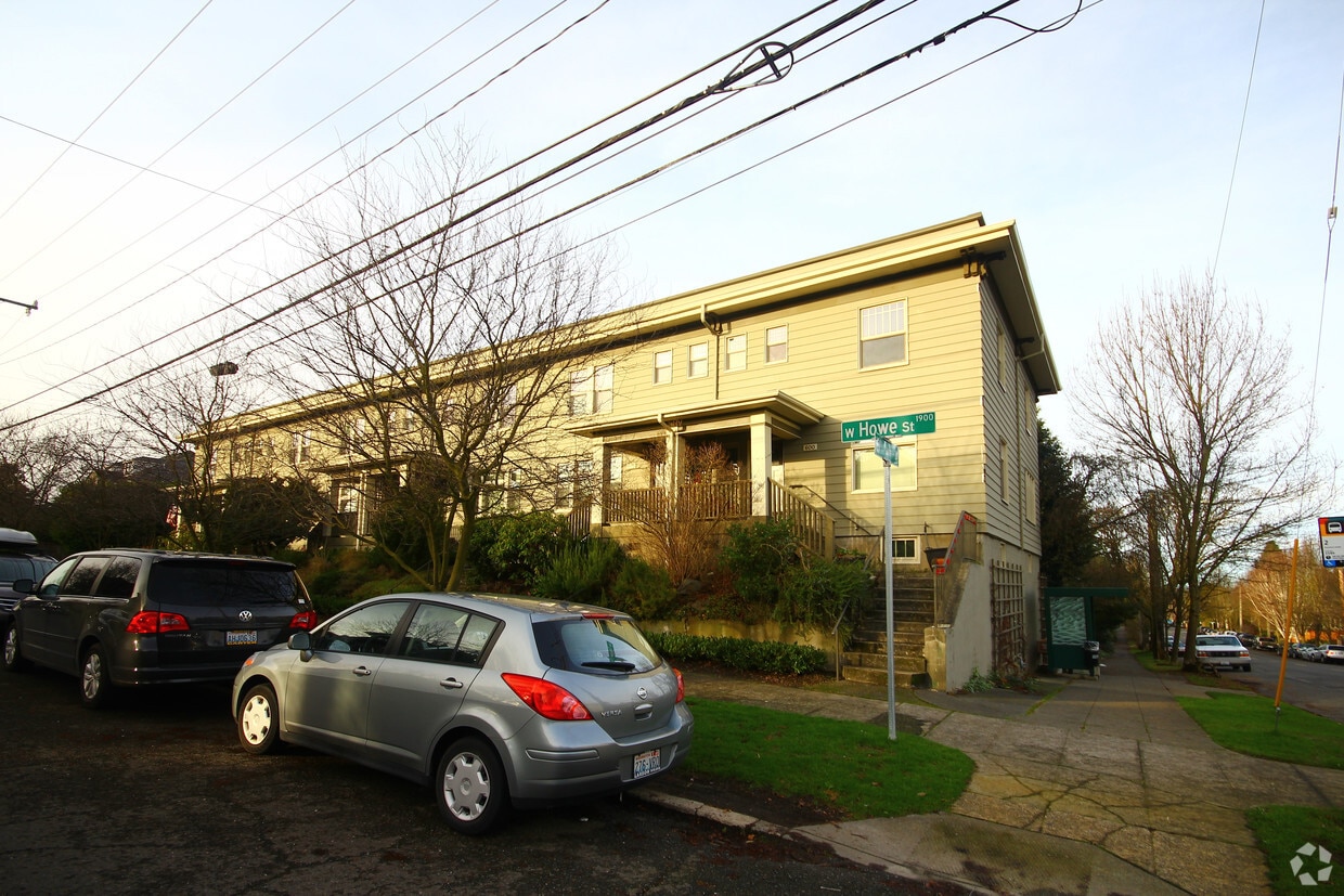 Building Photo - 600 W Howe St