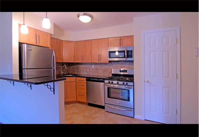 Foto principal - 3220 Netherland Ave