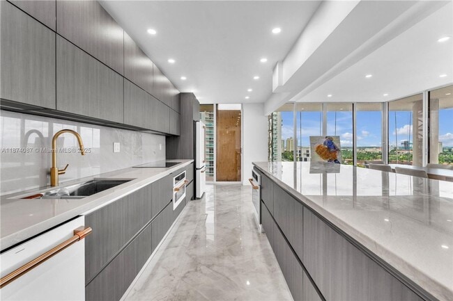 Foto del edificio - 19355 Turnberry Way