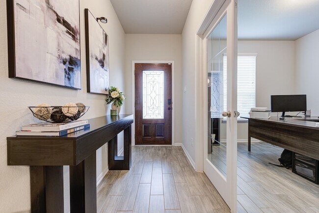 Building Photo - 3327 Etring Ln