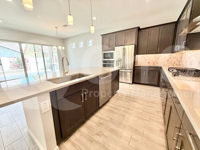 Foto del edificio - 4156 E Bernice St