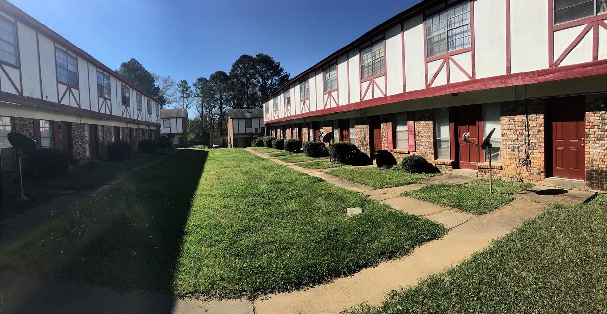 Building Photo - 112 Cedar Ln