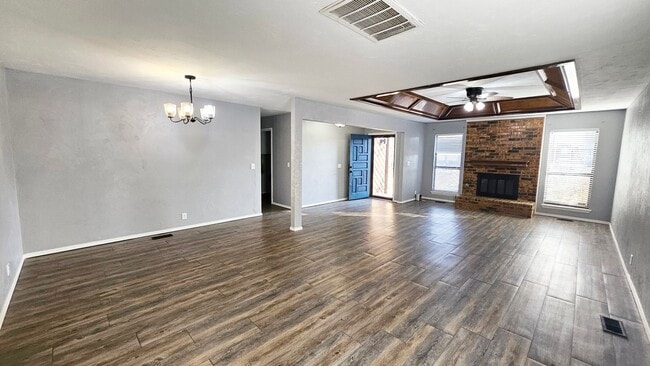 Building Photo - 9005 Tracy Dr