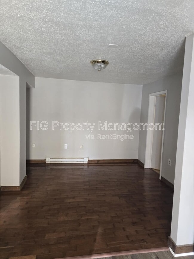 Building Photo - 431 W G St