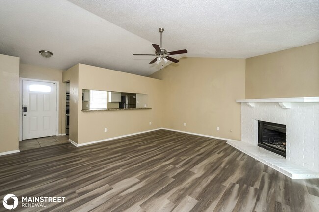 Foto del edificio - 7305 Shadow Bend Dr