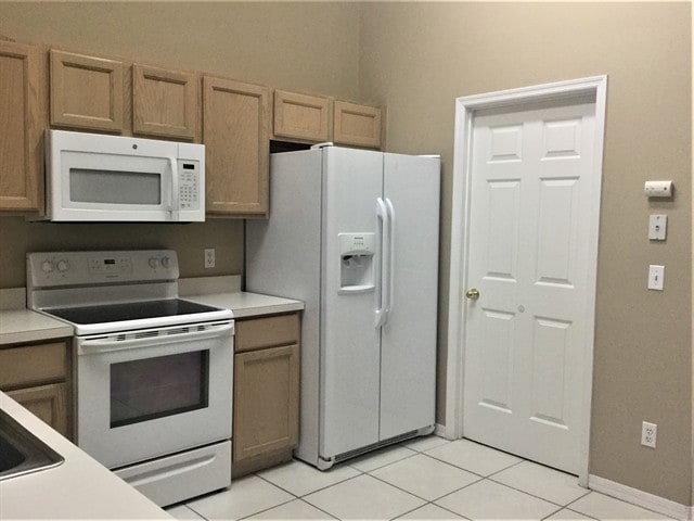 Building Photo - 2331 Pinebrook Ct