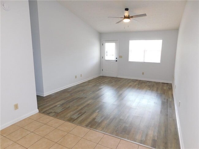 Building Photo - 137 Riverside Dr