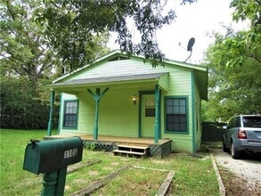 Building Photo - 1106 Peak St