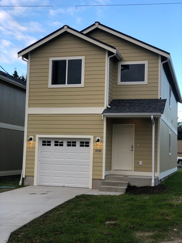 3702 W F St, Bremerton, WA 98312 House Rental in Bremerton, WA