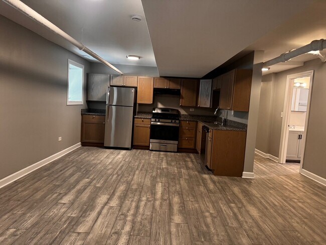 Photo - 4556-4558 S Prairie Ave Apartment
