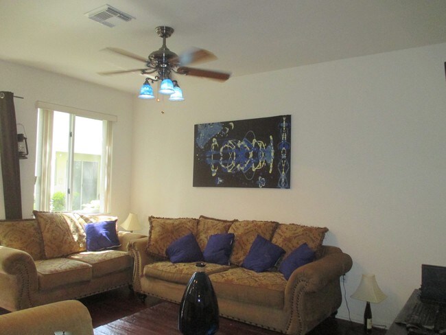 Foto del edificio - 21407 NW 13th Ct