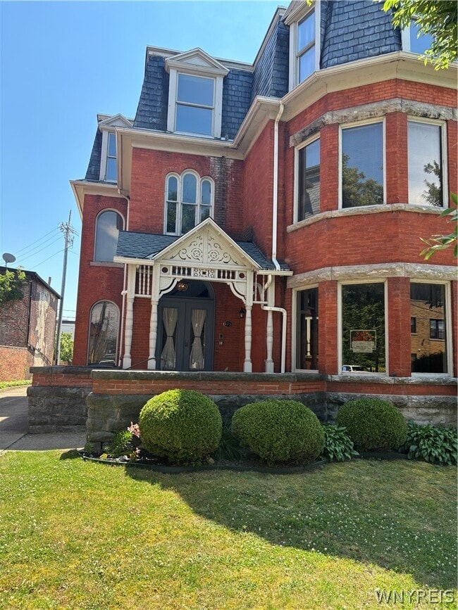 Building Photo - 473 Virginia St