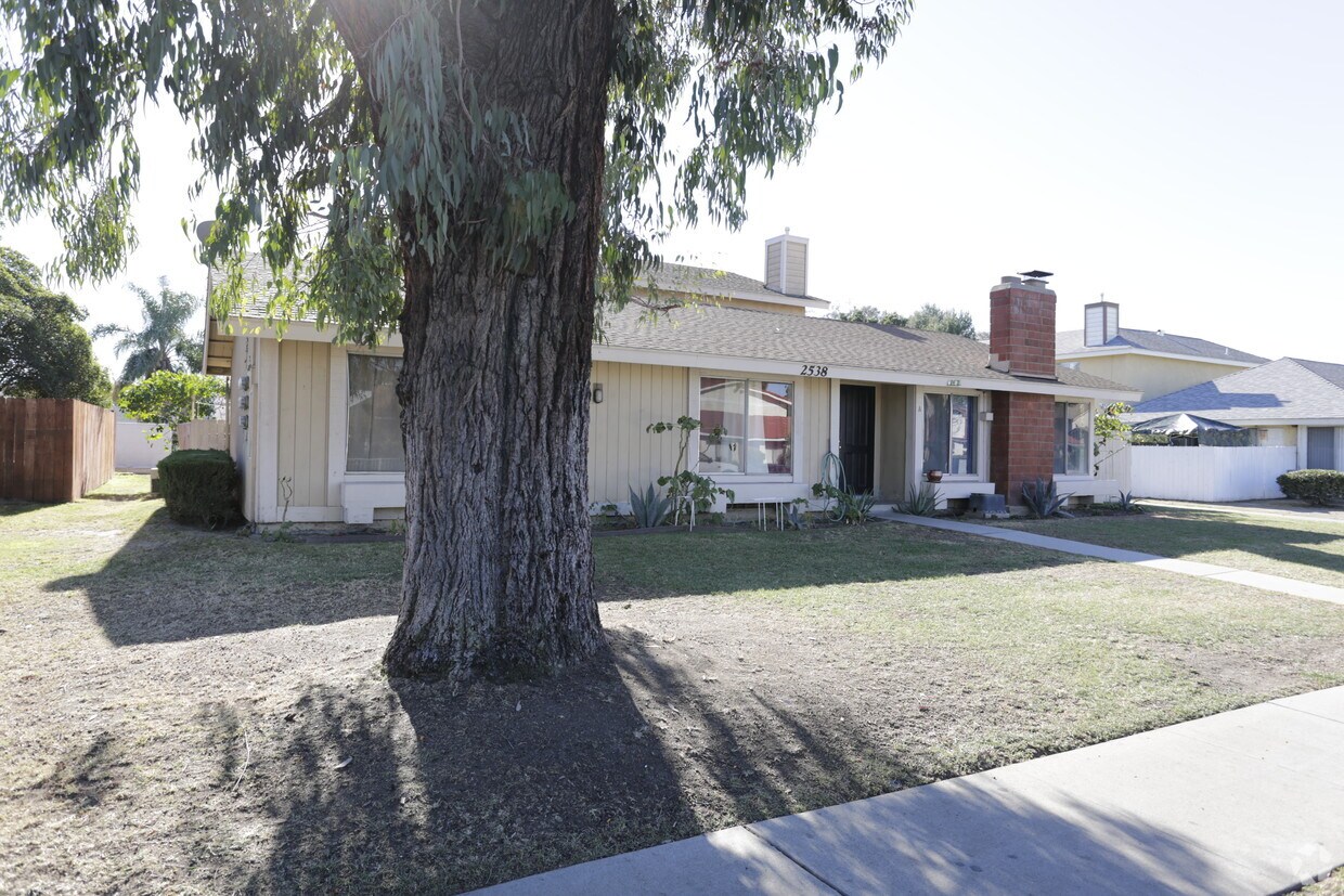 Foto del edificio - 2538 E Park Ln