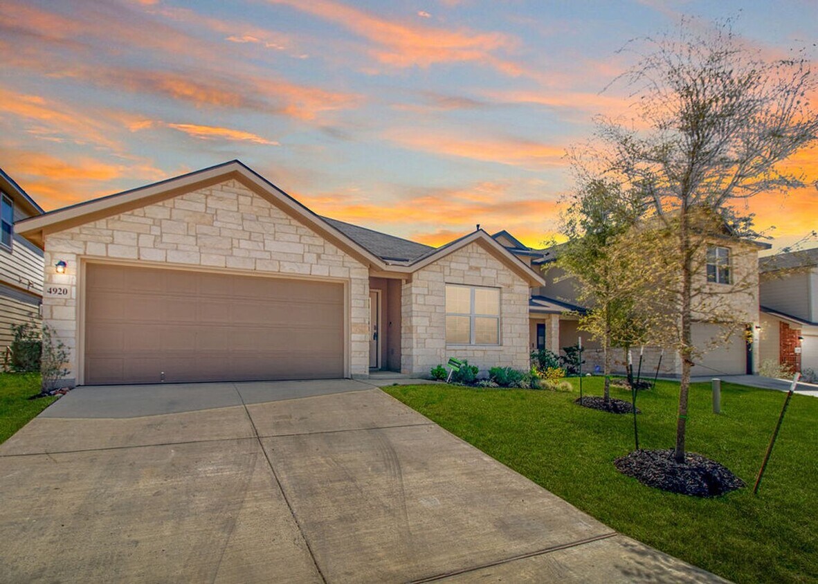 Foto principal - Spacious 4/2 located in Langdon Subdivision