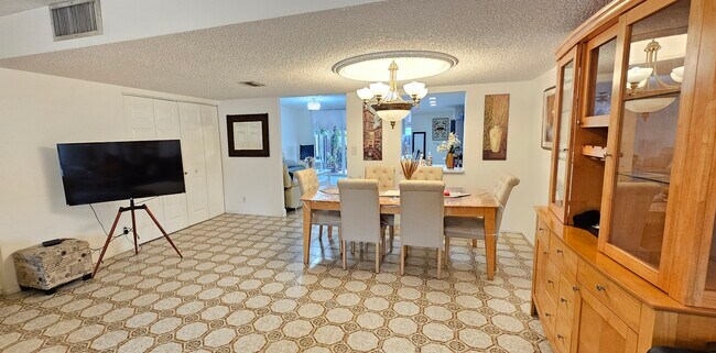 Foto del edificio - 2206 NE 7th St