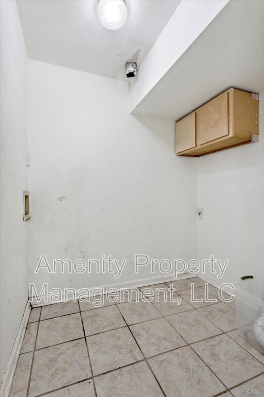 Building Photo - 400 Monument Ct