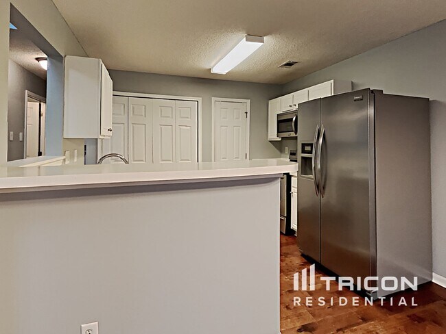 Foto del edificio - 4151 Ravenwood Ct