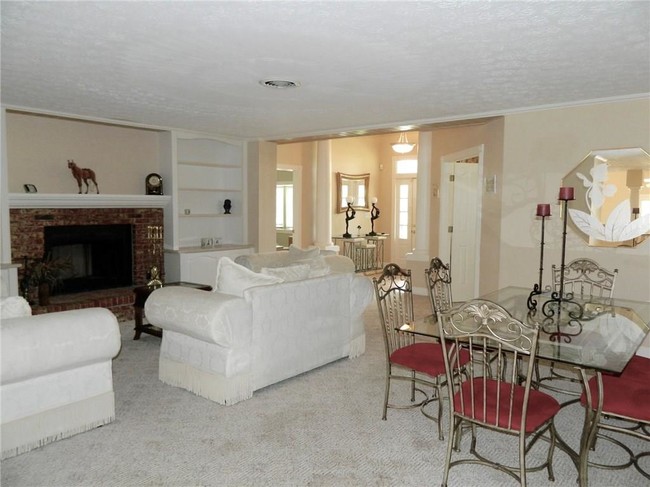Building Photo - 2664 SW Horseshoe Trail