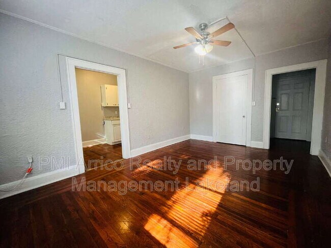 Foto del edificio - 730 W Central Ave