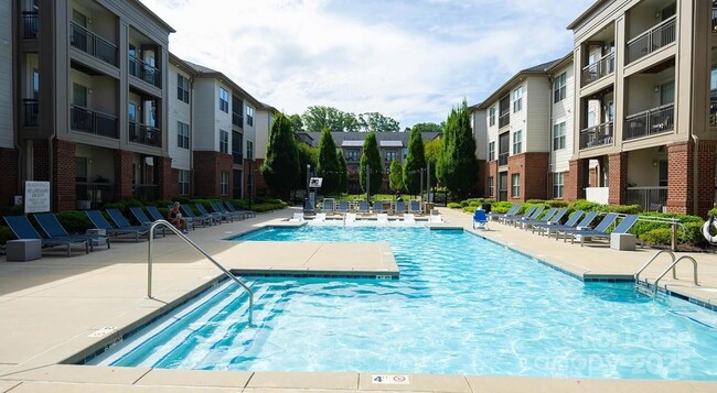 Foto del edificio - 10624 Parrish St