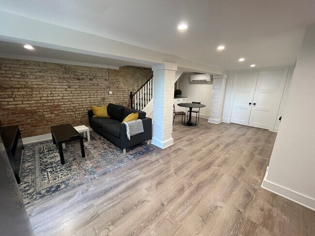 Foto del edificio - 1017 Webster St NW