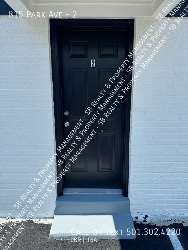 Building Photo - Studio Apartment