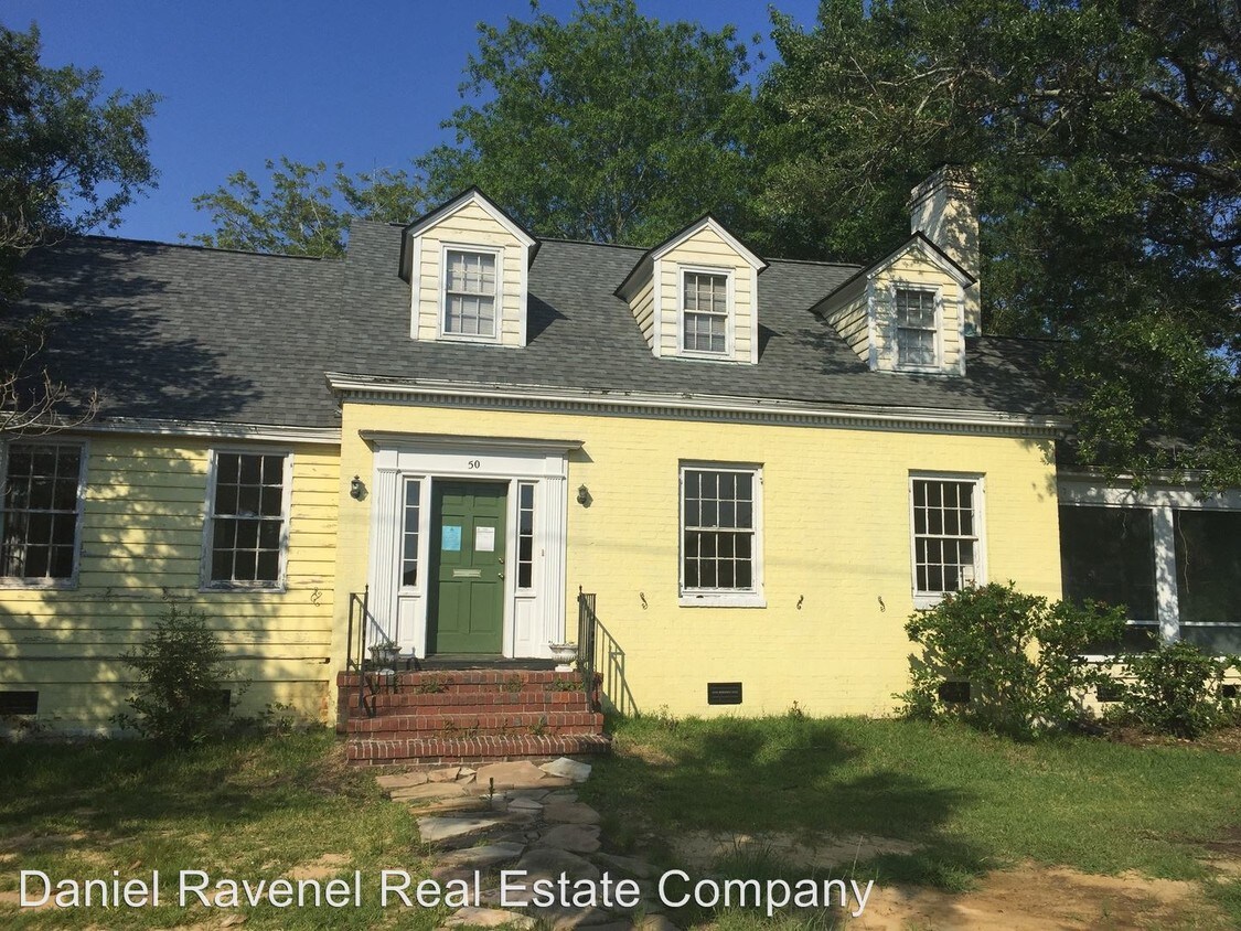 Building Photo - 4 br, 2.5 bath House - 50 Barre Street