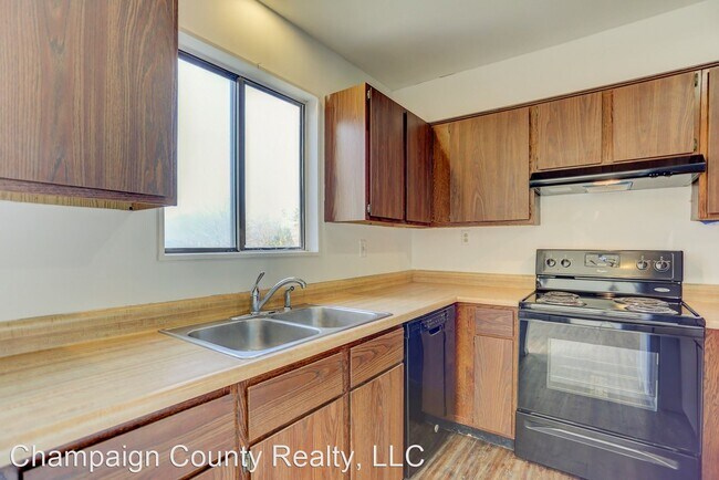 Building Photo - 2 br, 1 bath House - 2003-F S. Mattis Ave.