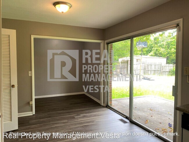 Building Photo - 3 br, 2 bath House - 1504 Berkshire Drive