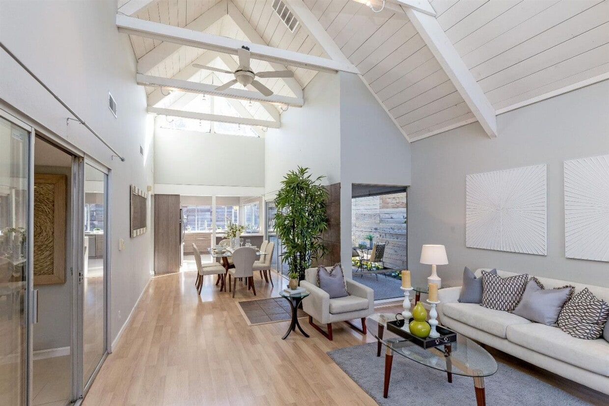 Primary Photo - Bright and Airy Sunnyvale Home with Update...