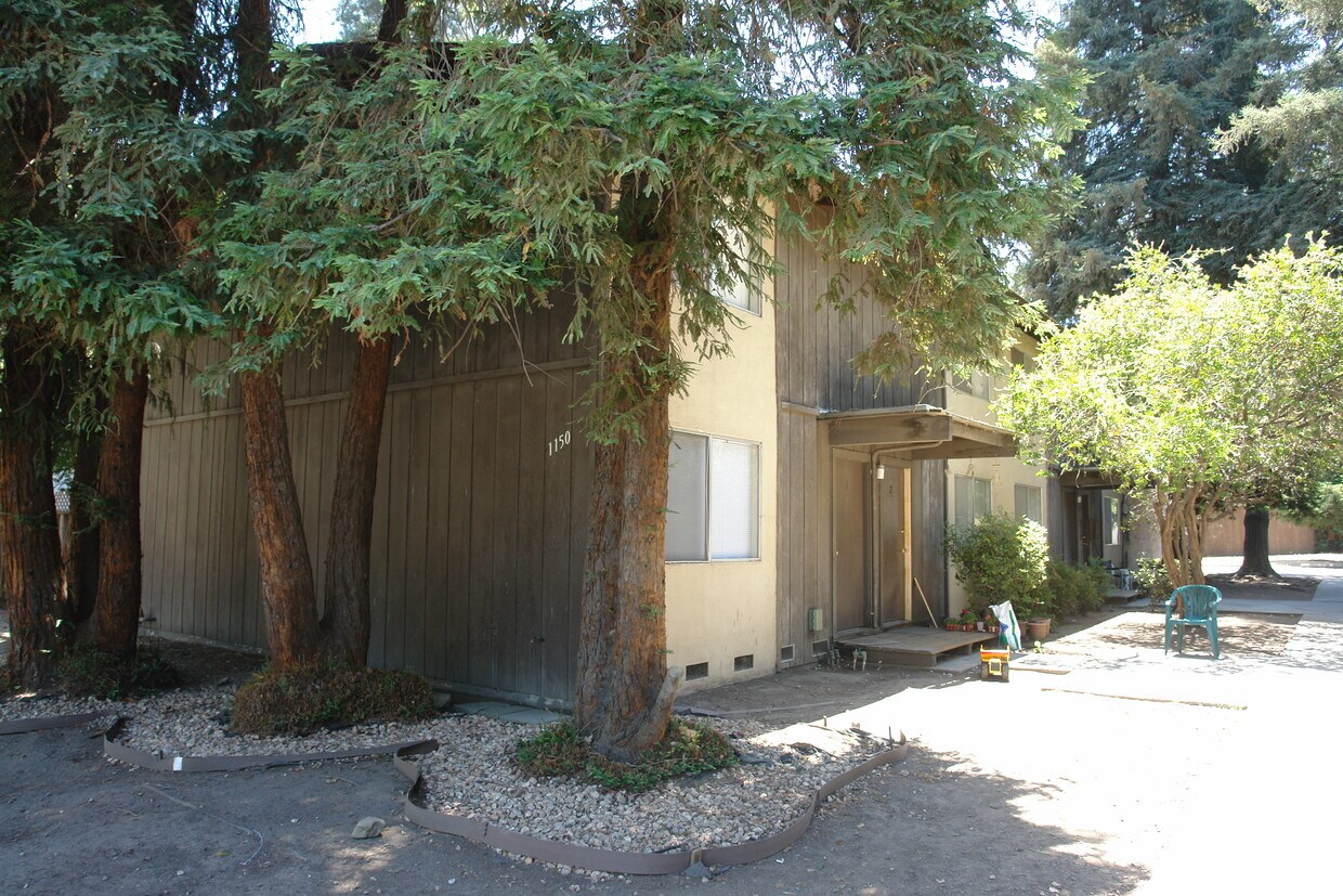 Primary Photo - 1150 Mesa Dr