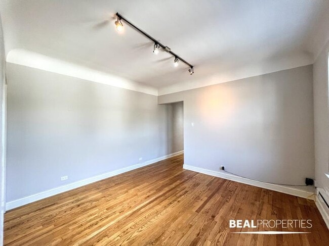 Building Photo - 1 bedroom in CHICAGO IL 60647