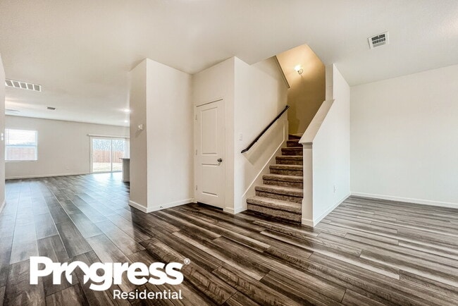 Building Photo - 830 Oakhurst Dr