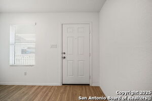 Foto del edificio - 5729 Companion Lp