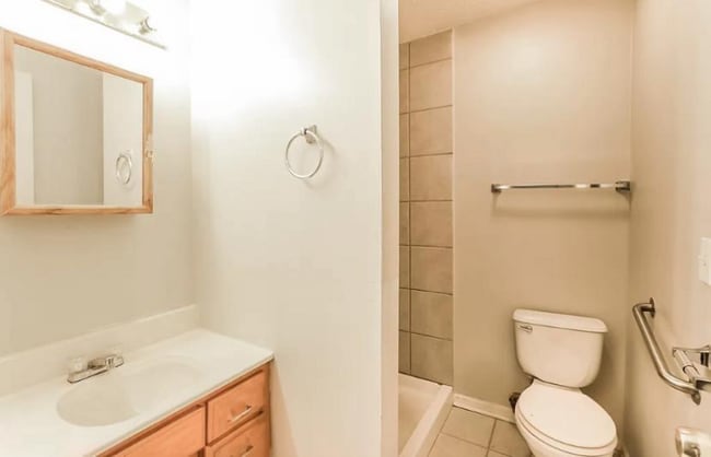 Foto del edificio - 8212 W High St