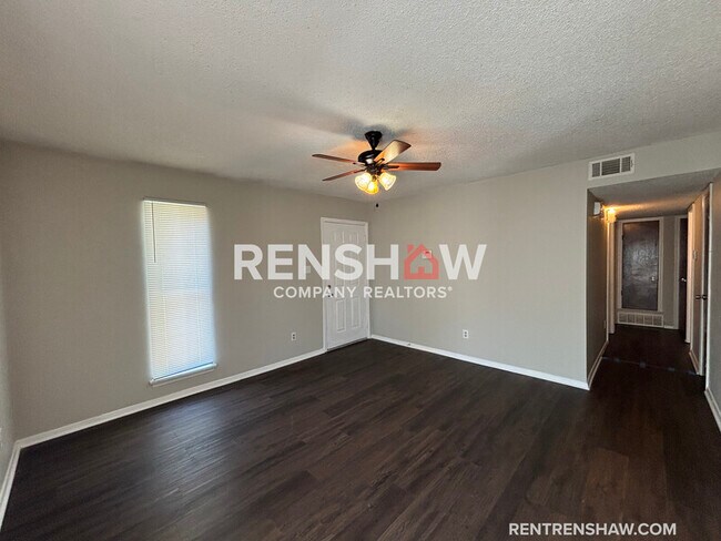 Building Photo - 3976 Twin Lakes Dr