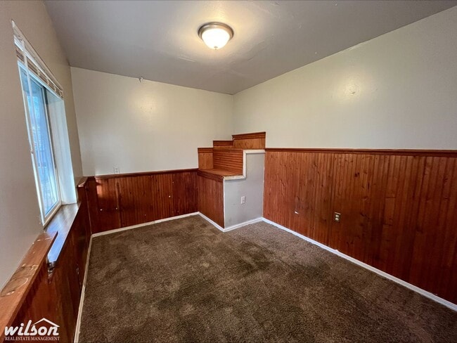 Building Photo - Large 3bd/1.5ba House in Selah, WA with a Large Backyard!