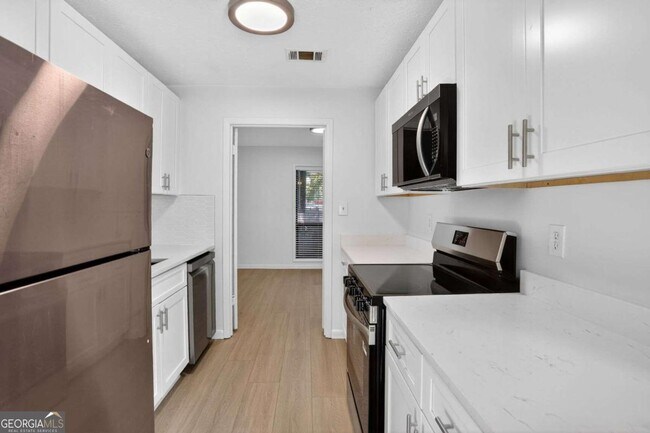 Foto del edificio - 8740 Roswell Rd