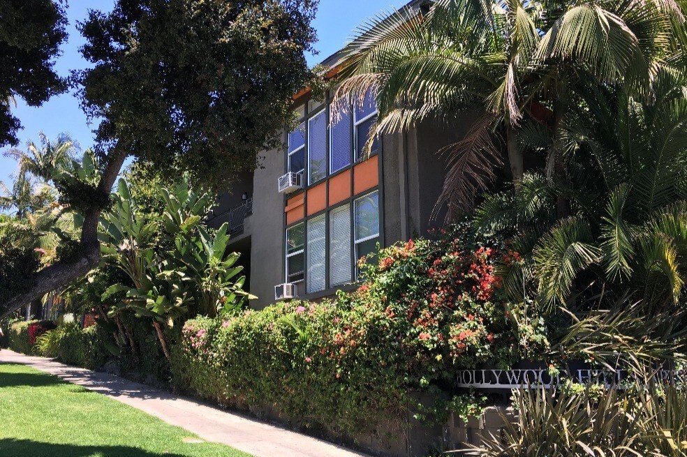 Primary Photo - 1710 Camino Palmero St