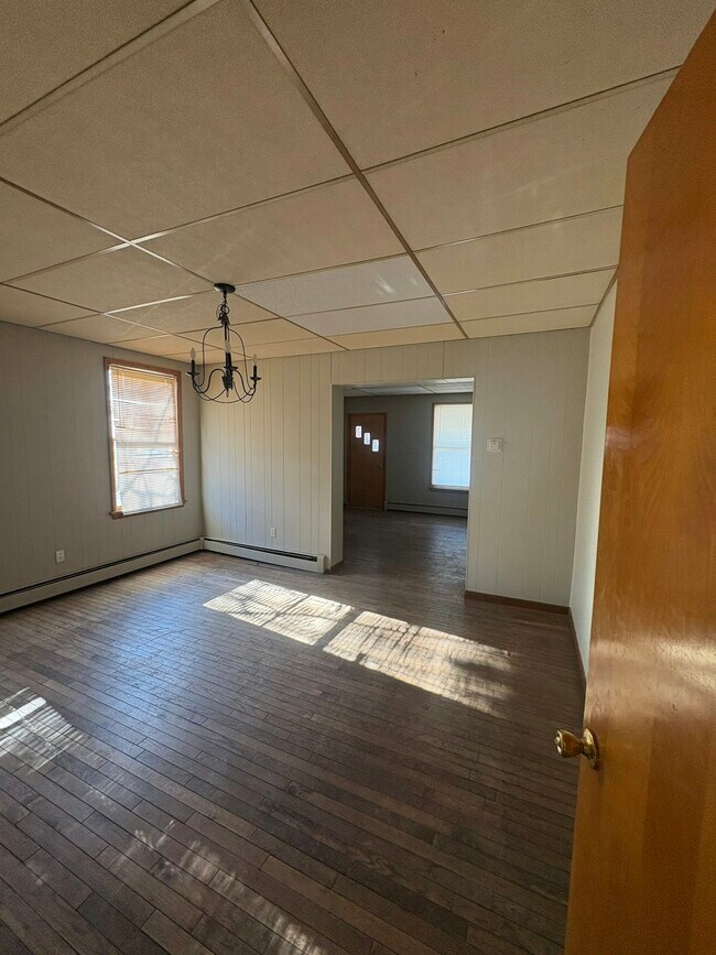 Building Photo - 725 Wheeler Ave