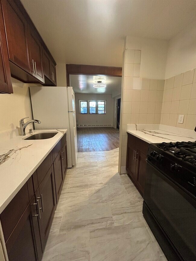 Foto del edificio - 330 Sip Ave