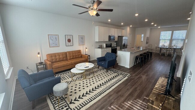 Foto del edificio - 145 Roxanne Dr